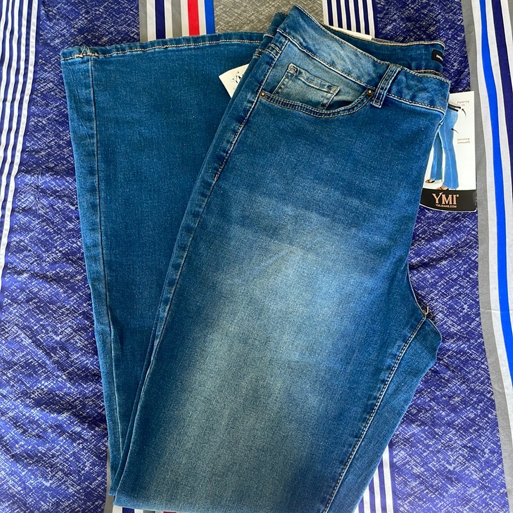 YMI NWT High rise flare jeans🤩